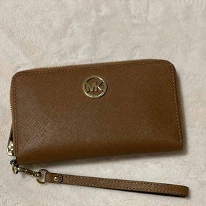 Michael Kors Jet Set Smartphone Wristlet